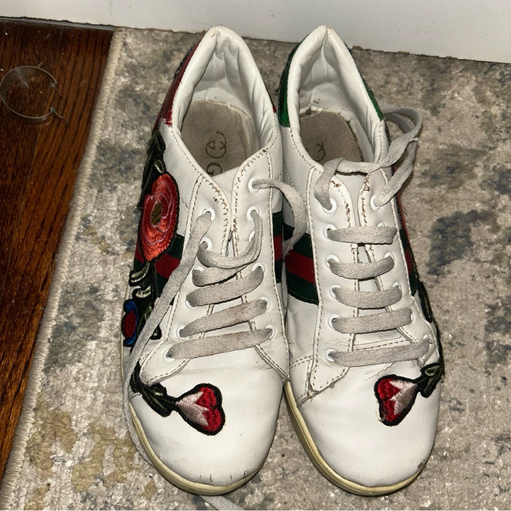 Floral Gucci Embroidered White Sneakers